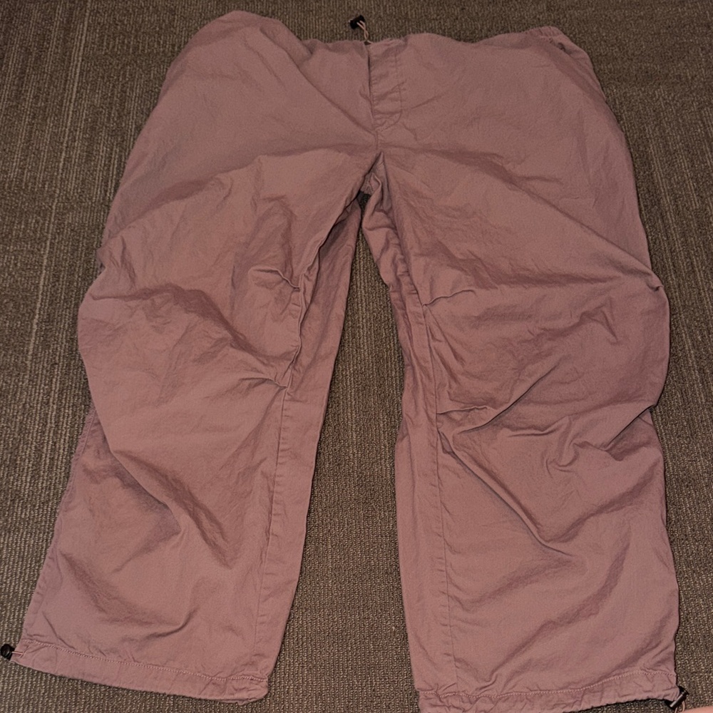 No Boundaries Women's Cargo Pants in Mauve